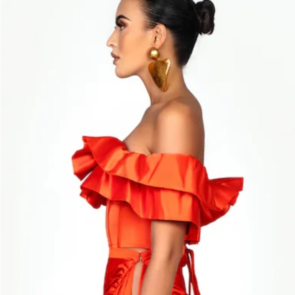 Sale!!! 24 HOURS ONLY Bfyne Vibrant Off-Shoulder Orange Ruffle Crop Top - Picture 3 of 7